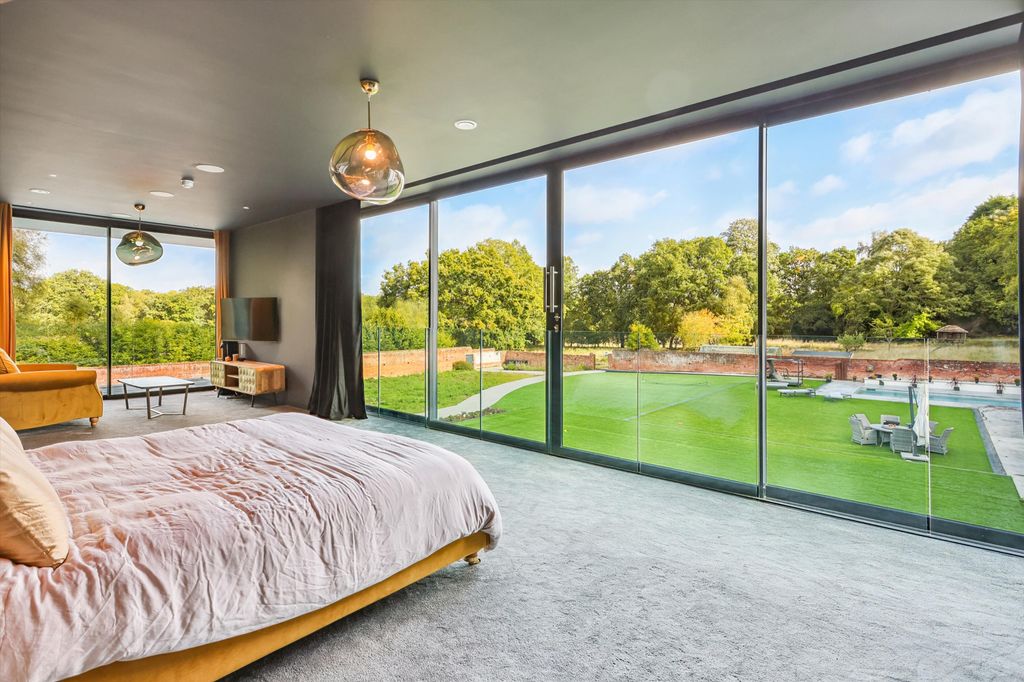 Additional image 13 of 5 bed detached house to rentLondon Road, Windlesham, Surrey GU20