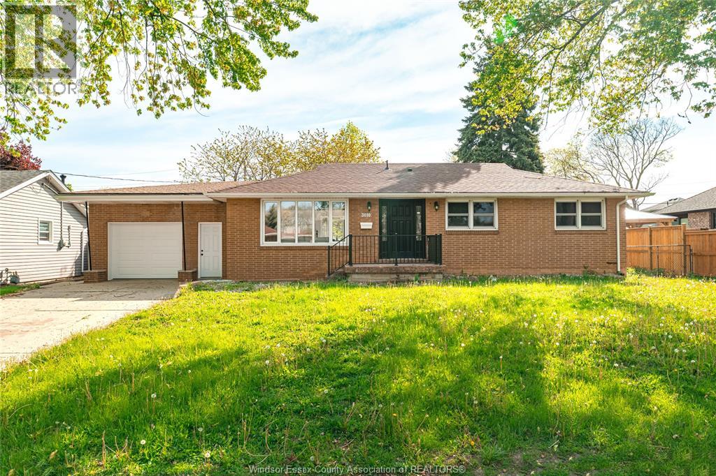 3010 Byng , Windsor, ON, N8W3G7