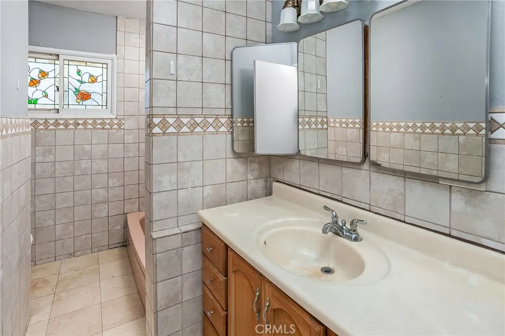 Additional image 6 of 7915 Owensmouth Avenue, Canoga Park, CA 91304