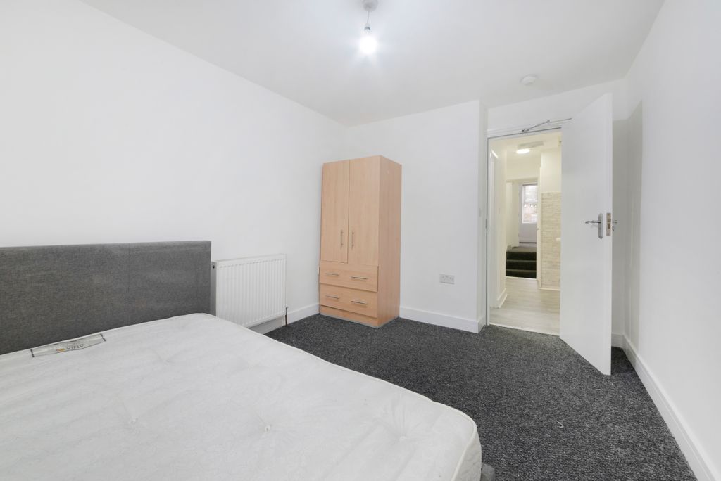 Additional image 19 of 5 bed terraced house to rentBow Common Lane, London E3