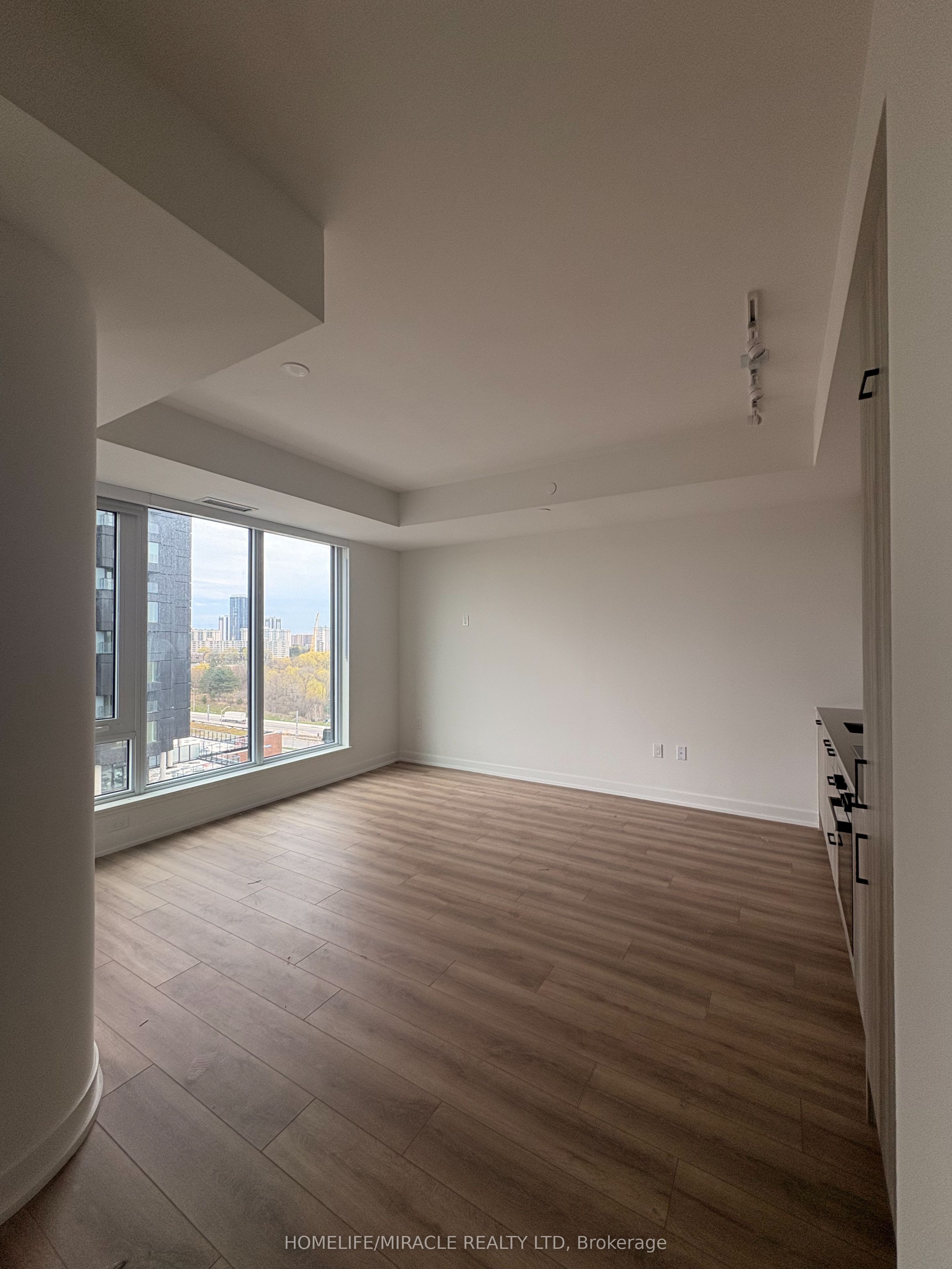 Additional image 2 of 810-1 Quarrington Lane, Toronto, ON, M3C 0S4