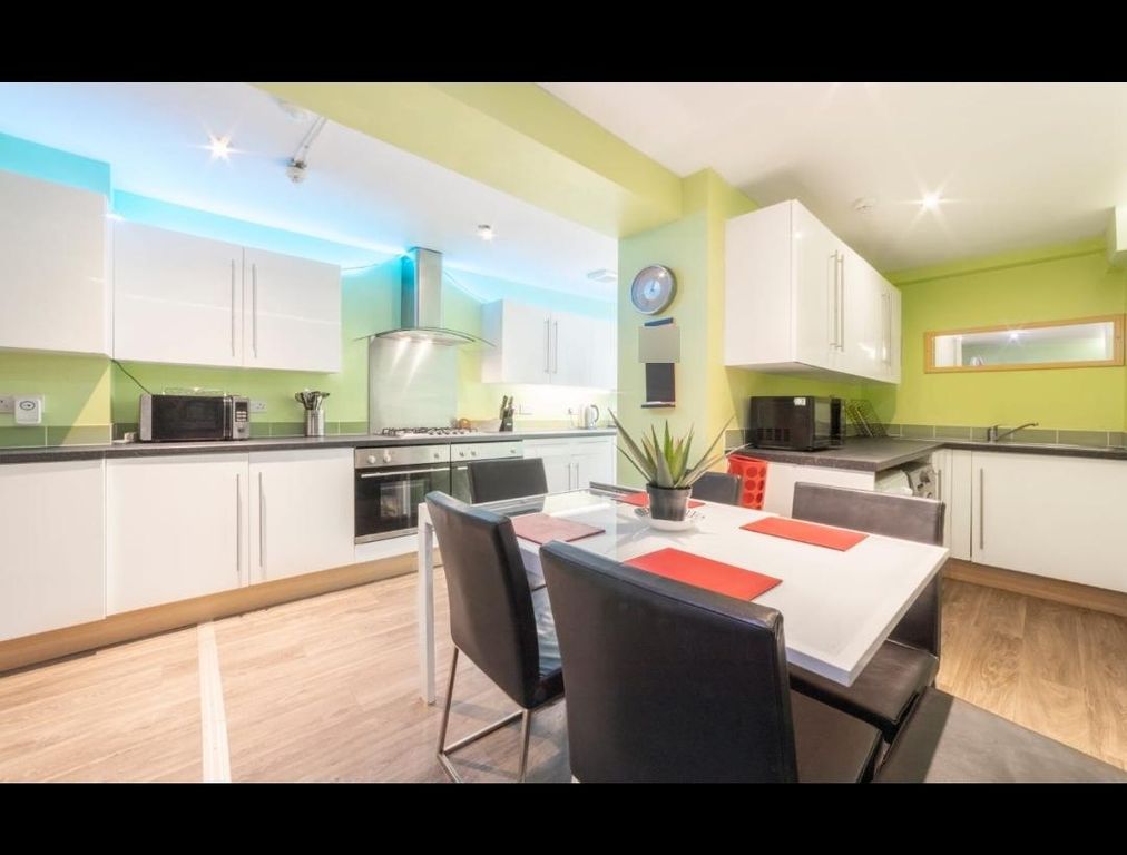 Additional image 10 of 8 bed flat to rentGranville Street, Glasgow G3