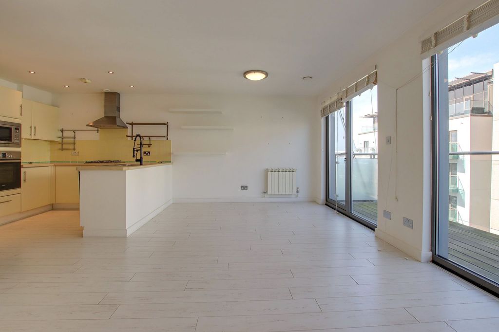 Additional image 4 of 2 bed flat to rent31 Harbour Reach, St Helier JE2