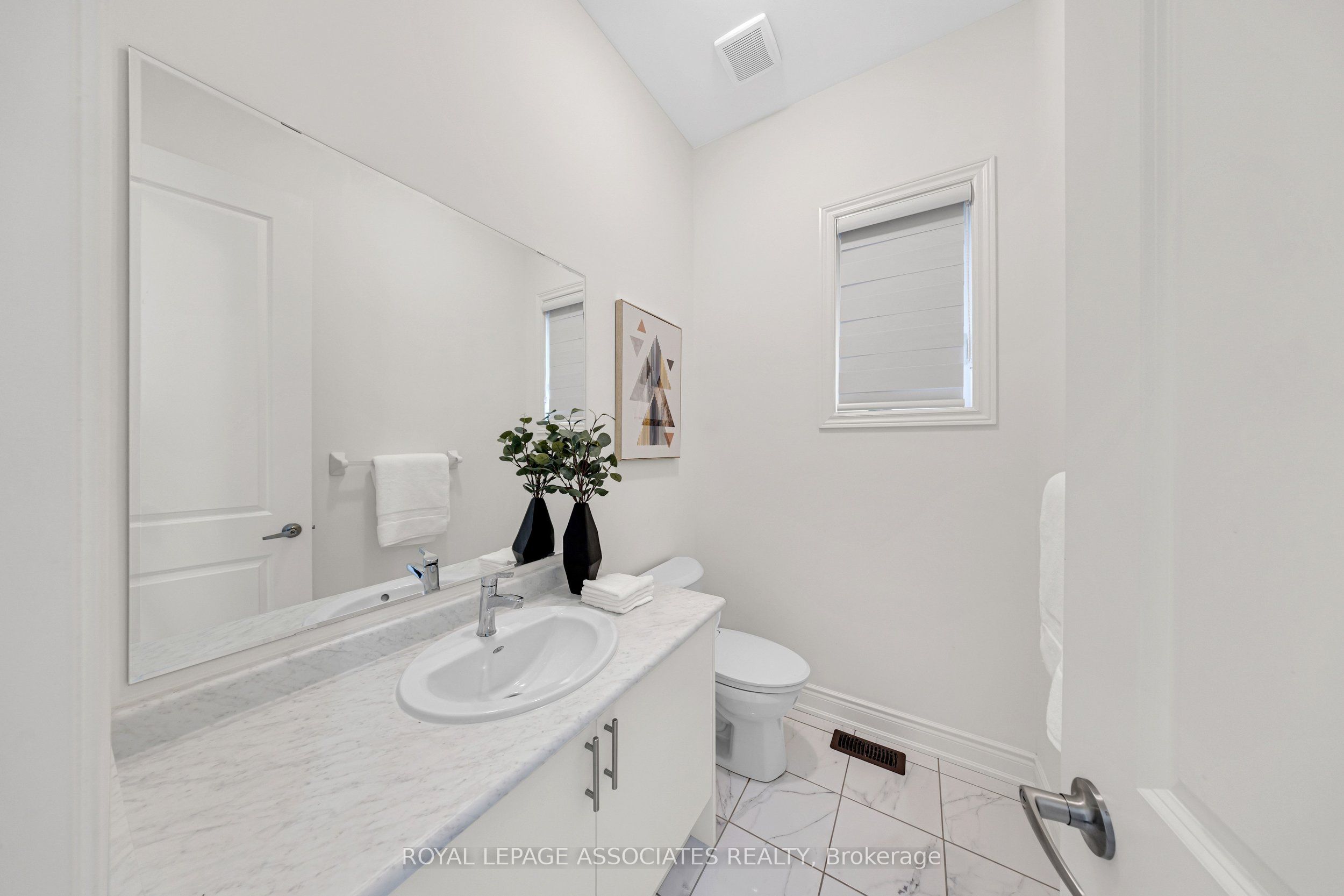 Additional image 3 of 2215 Beckman Crescent, Oshawa, ON, L1L 0W8