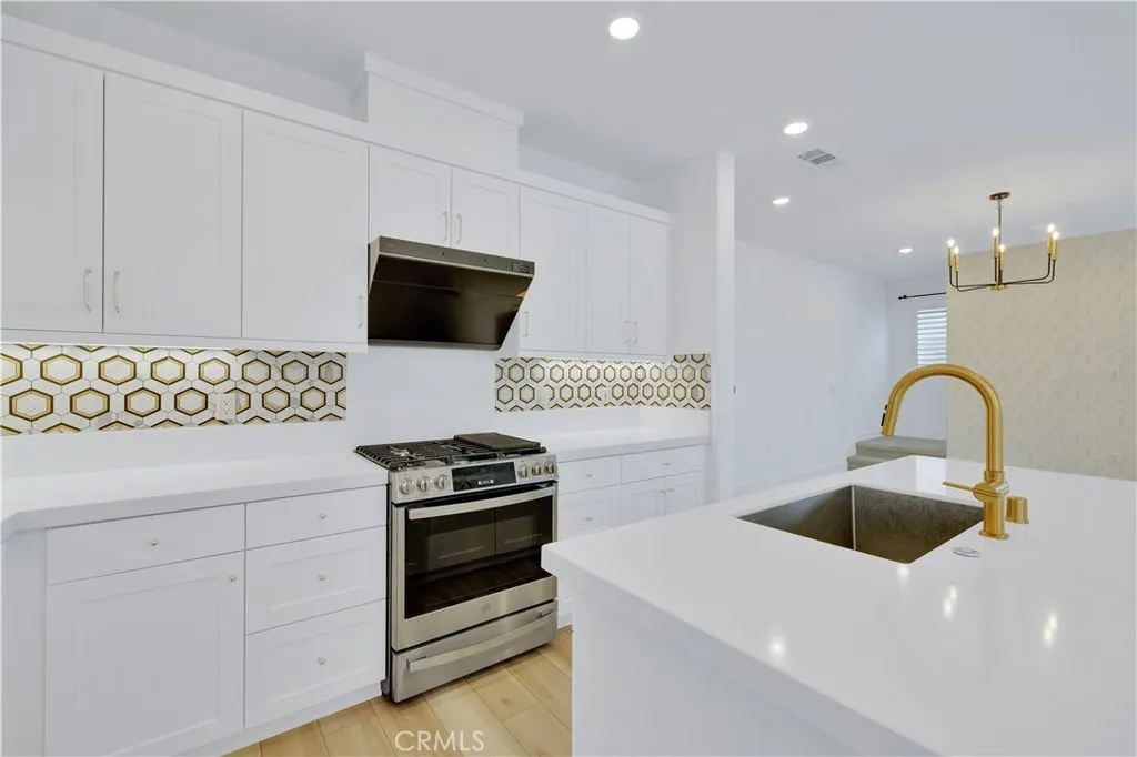 Additional image 8 of 426 Lobata, Irvine, CA 92618