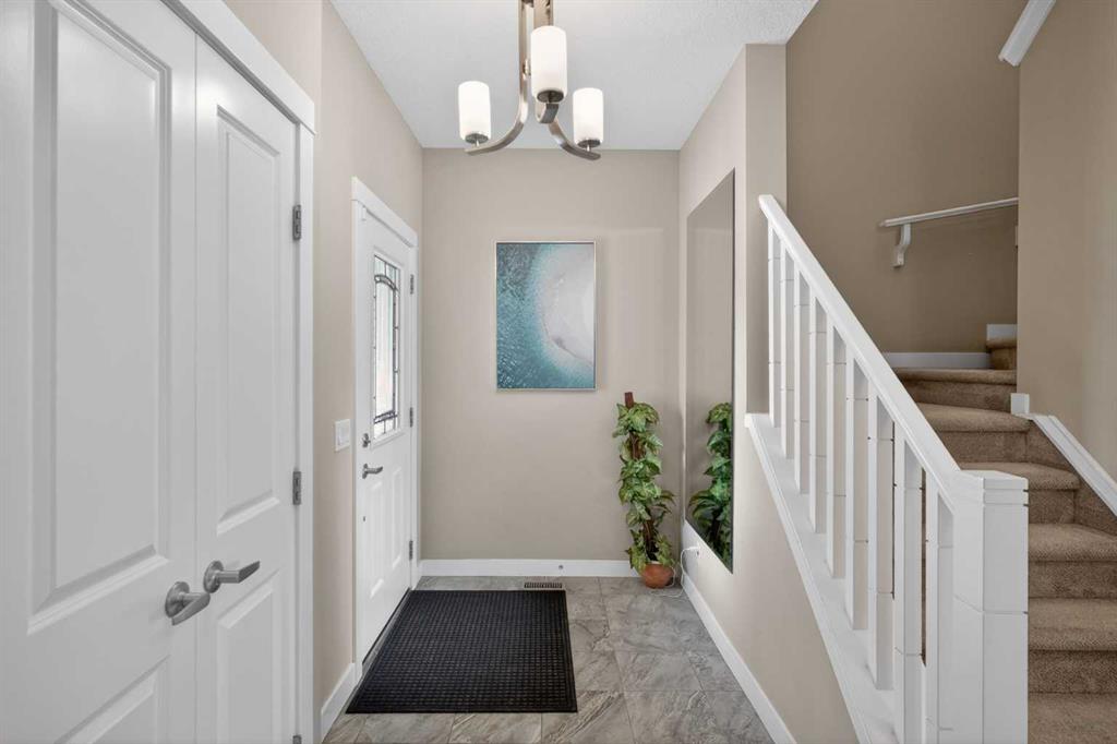 Additional image 3 of 76 Nolancrest Circle NW, Calgary, AB, T3R 0T8