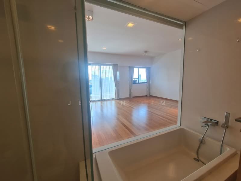 18 Marina Boulevard photo 5