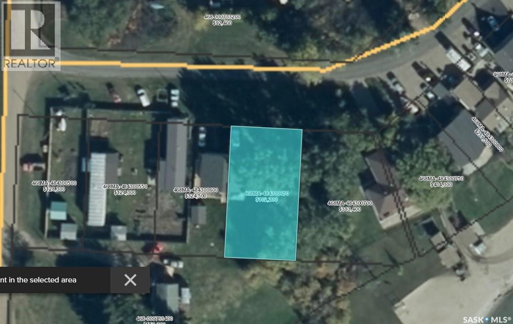 4 Lake AVENUE