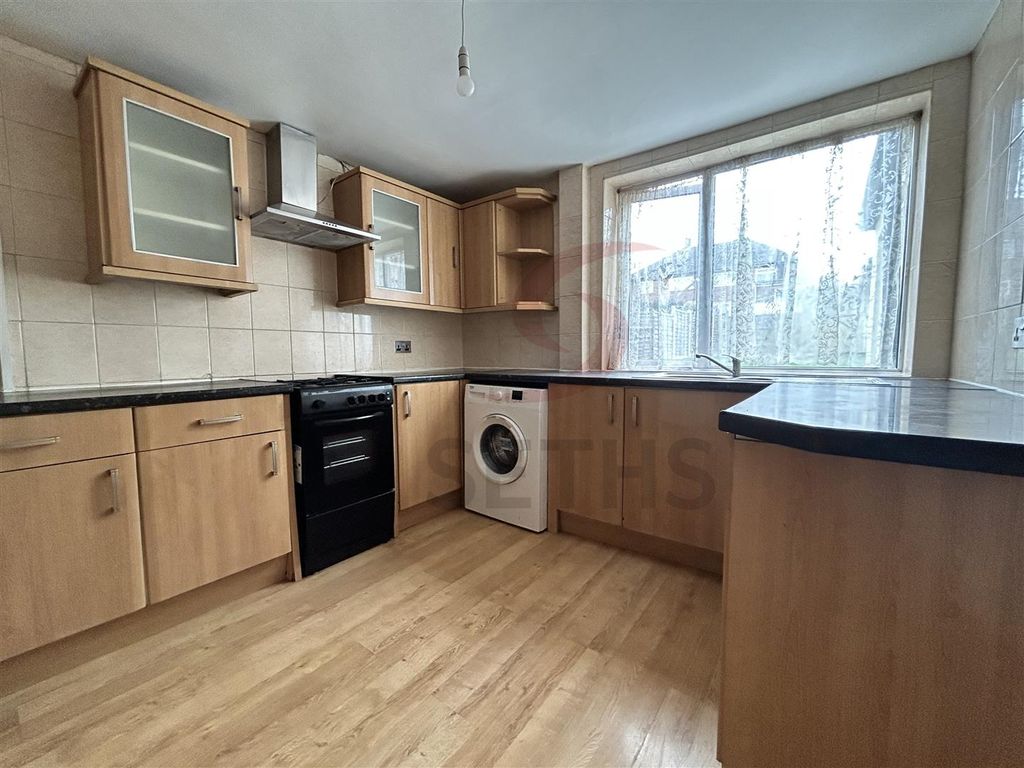 Additional image 7 of 3 bed semi-detached house to rentFerndale Road, Thurmaston, Leicester LE4