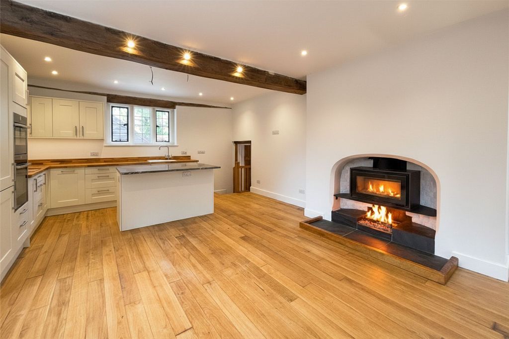 Additional image 3 of 4 bed barn conversion to rentClaydon, Mockbeggars IP6