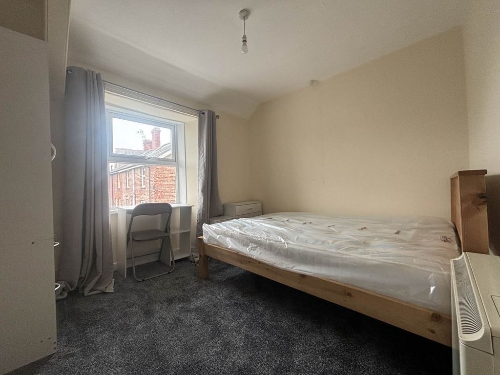 Additional image 6 of 6 bed property to rentQueens Road, Aberystwyth SY23
