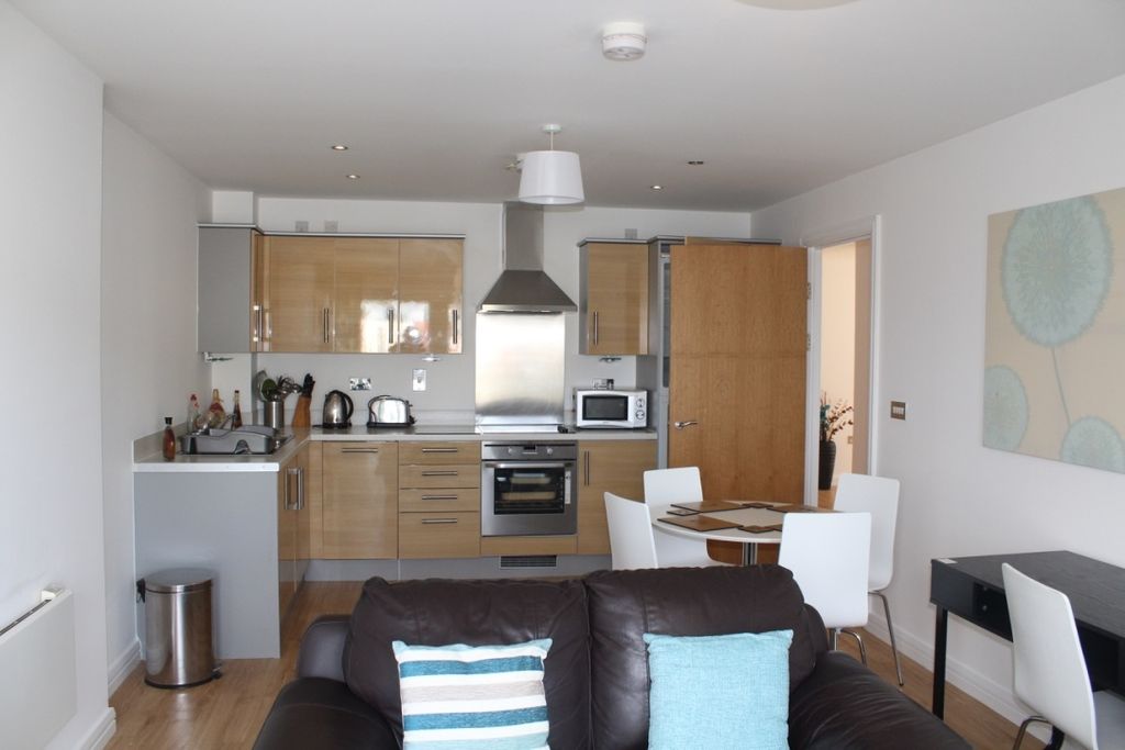 2 bed flat to rentTrawler Road, Maritime Quarter, Swansea SA1