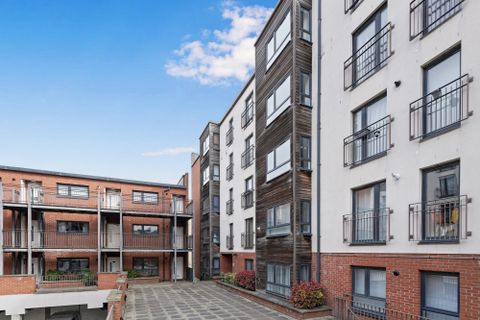 9/39 Salamander Court, Leith, Edinburgh EH6