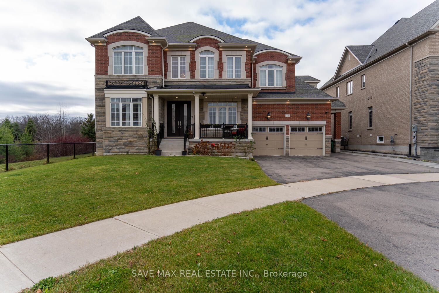 16 Layton Street, Brampton, ON, L6P 4H4
