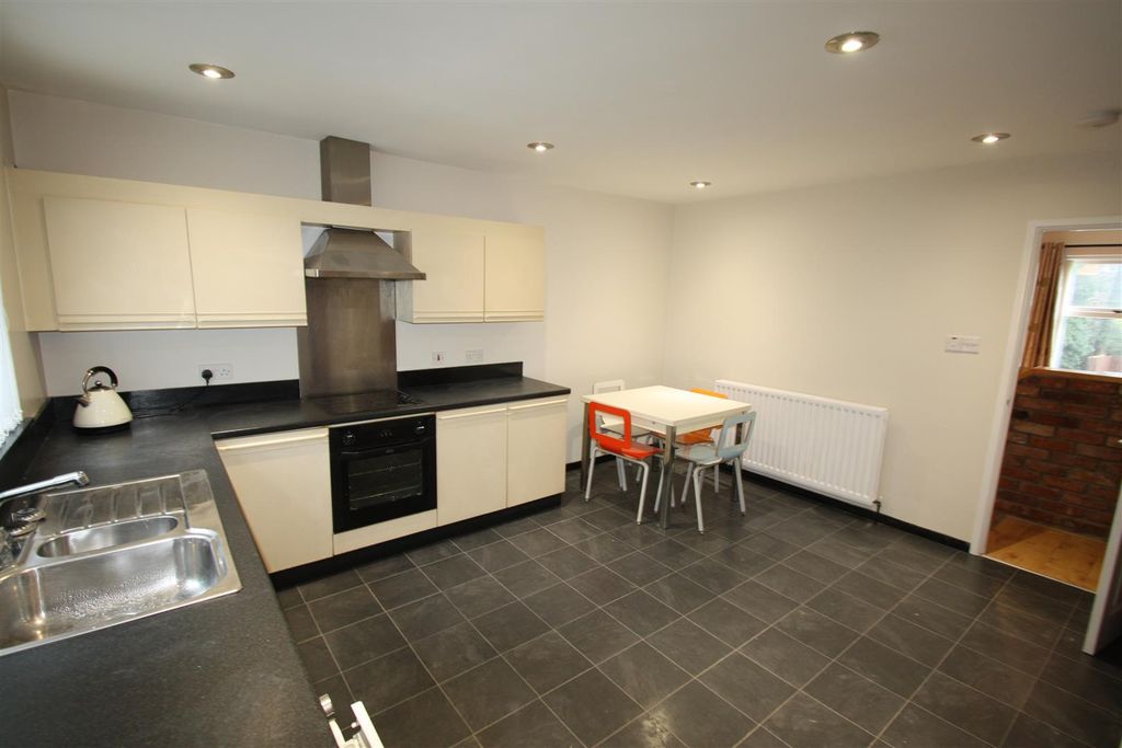 Additional image 5 of 2 bed end terrace house to rentRed Row, Ballynahinch BT24