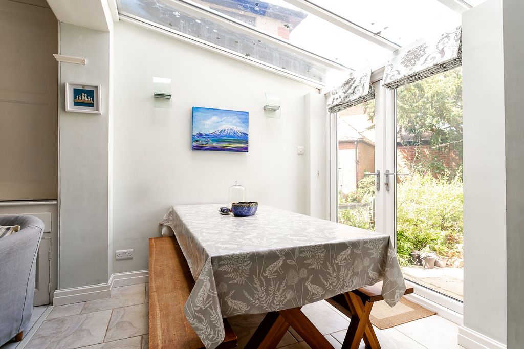 Additional image 11 of 4 bed semi-detached house to rentAlmsford Avenue, Harrogate HG2