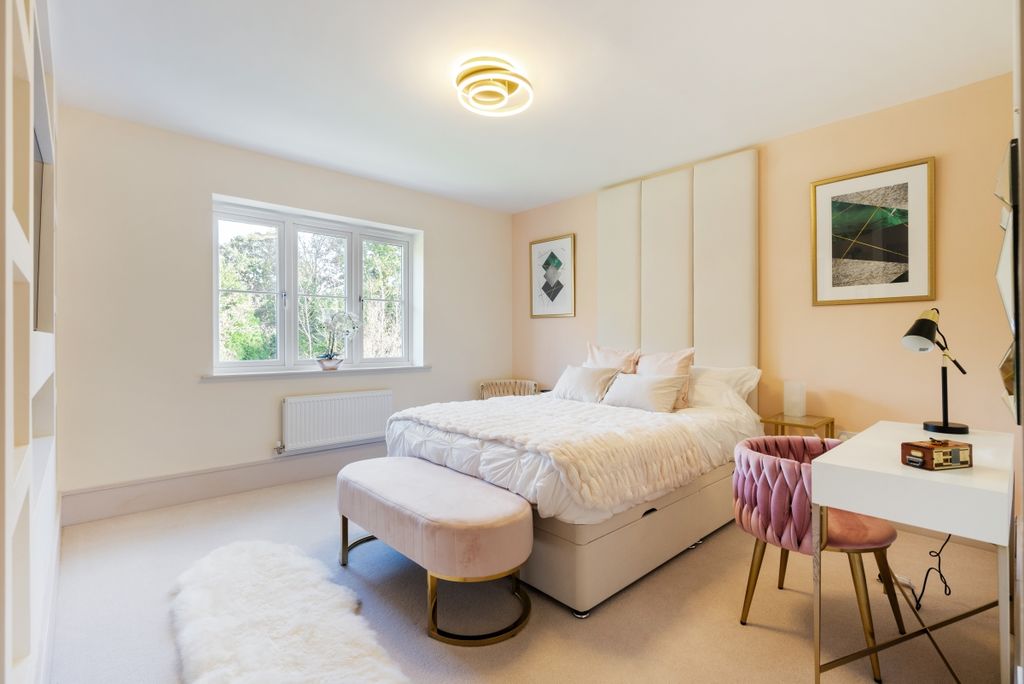 Additional image 9 of 5 bed detached house to rentCoppice Vale, Felbridge, East Grinstead RH19