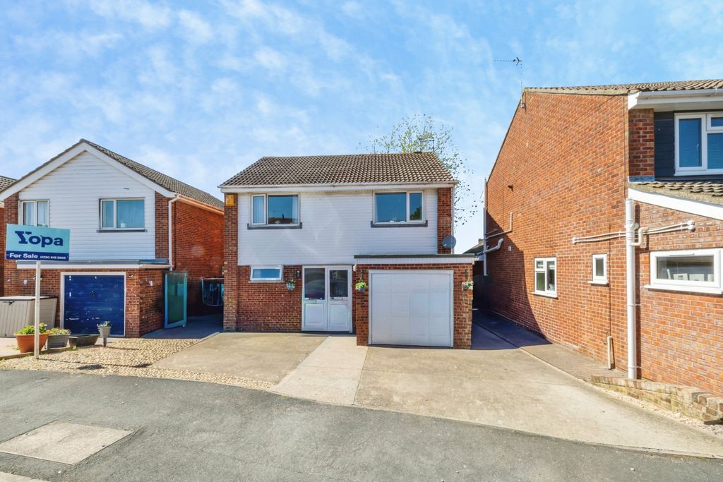 Additional image 2 of 4 bed detached house for saleHeysham Close, Lincoln LN5