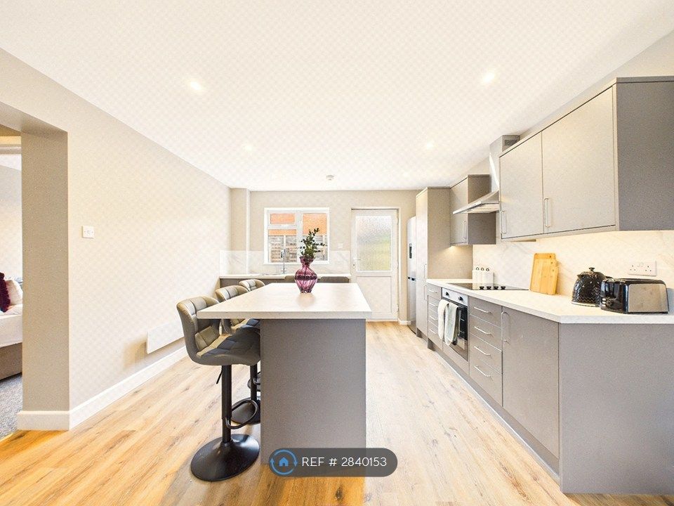 Additional image 6 of 5 bed terraced house to rentLincoln Close, Tewkesbury GL20