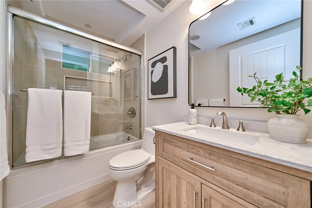 Additional image 58 of 5525 W Olympic Boulevard Unit 202, Los Angeles, CA 90036