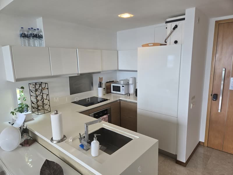 18 Marina Boulevard photo 2