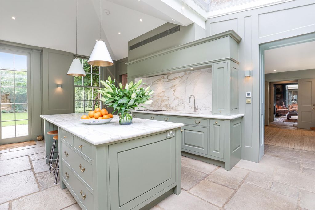 Additional image 2 of 5 bed detached house to rentPetersham Road, Richmond TW10