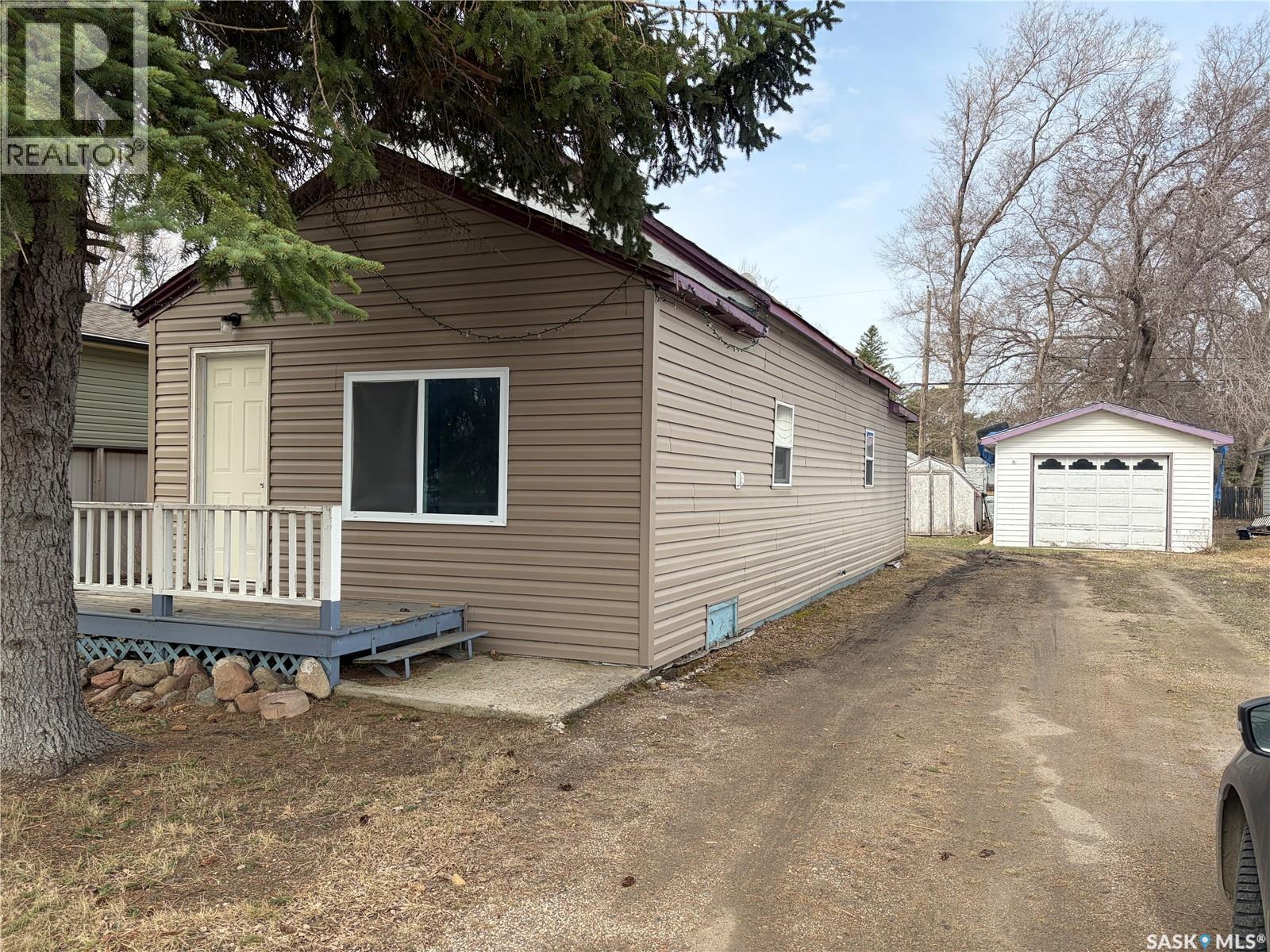 306 1st STREET W
