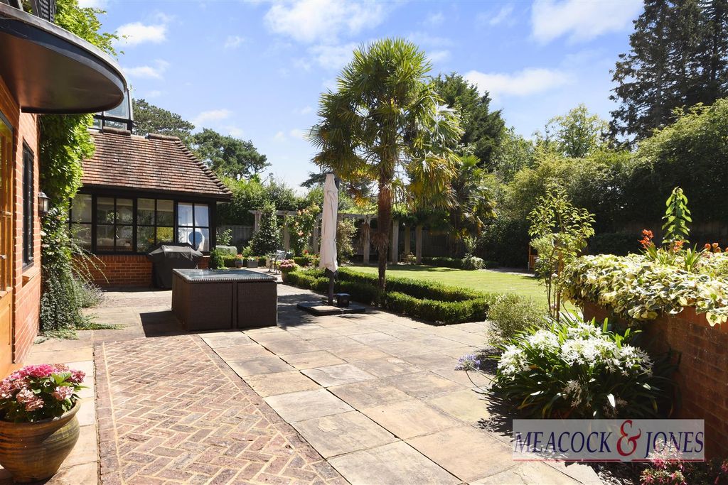 Additional image 36 of 7 bed detached house for saleHutton Mount, Brentwood CM13