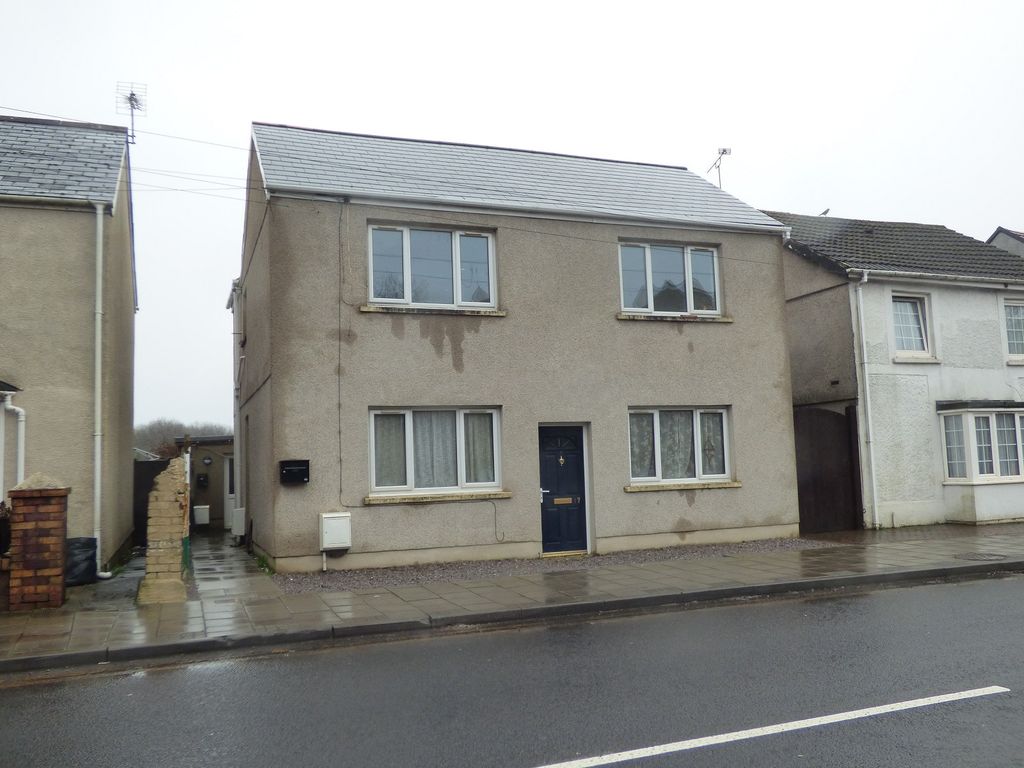 2 bed flat to rentMaesteg Road, Tondu, Bridgend . CF32