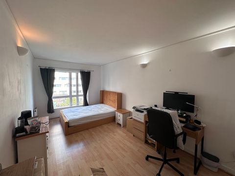 Flat, Maurer Court, John Harrison Way, London SE10