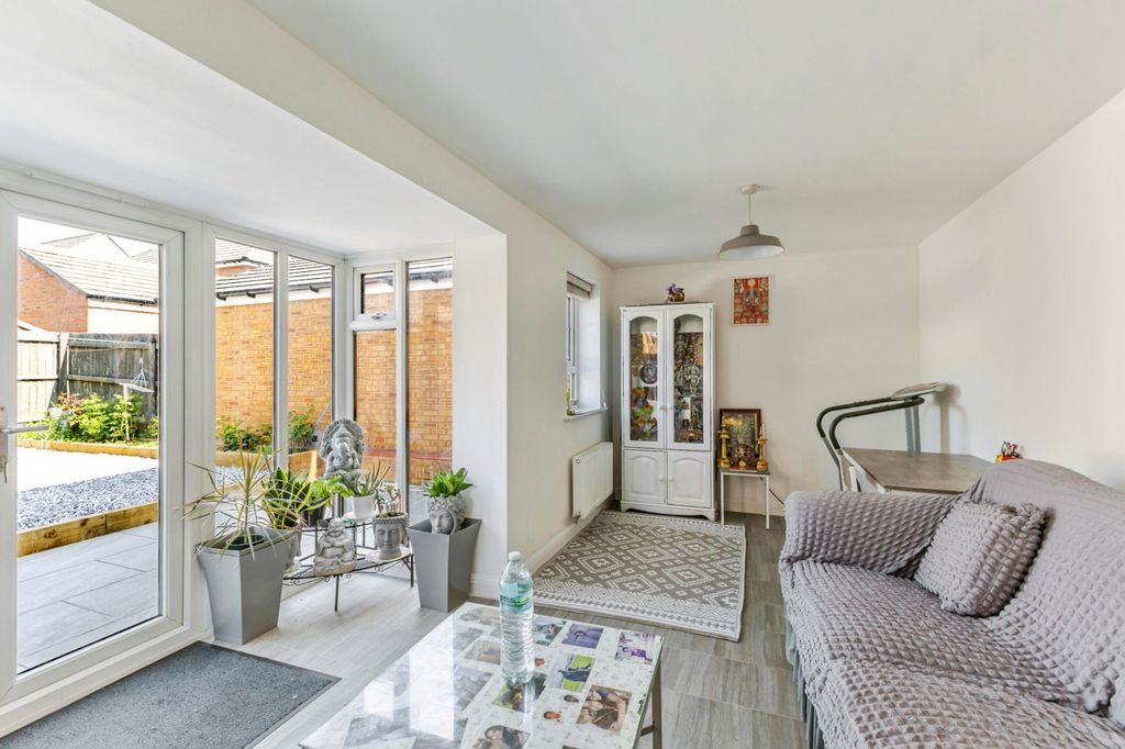 Additional image 7 of 4 bed detached house for saleMonteyne Close, Northampton NN6