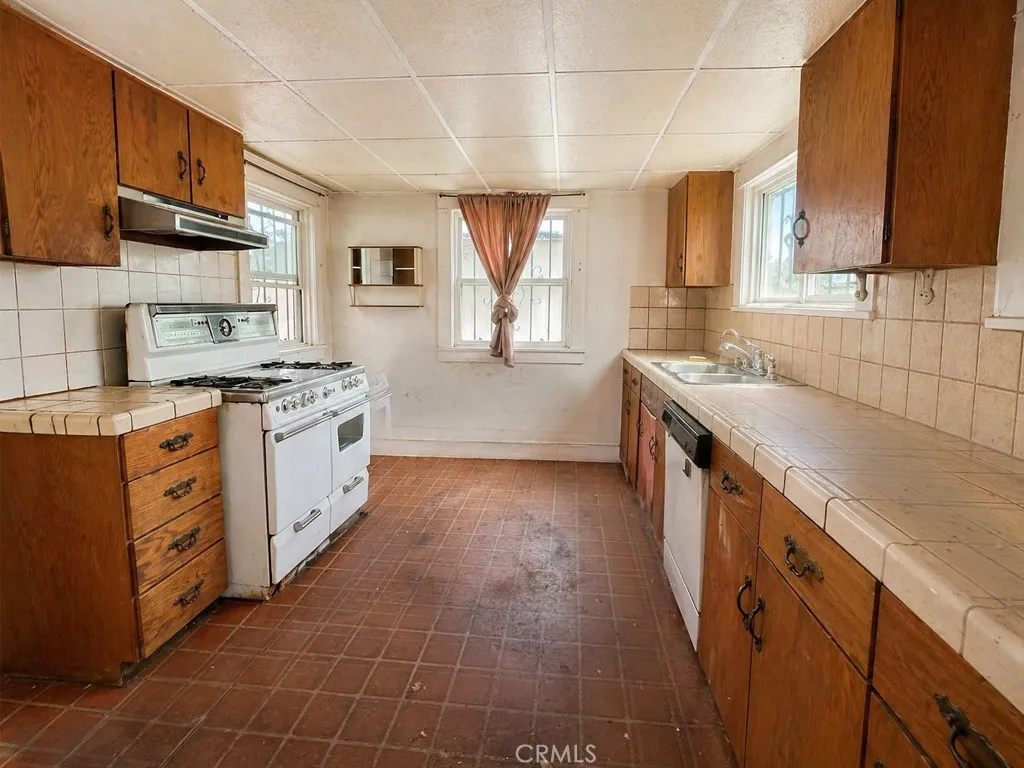 Additional image 24 of 211 S Bel Aire Drive, Burbank, CA 91501