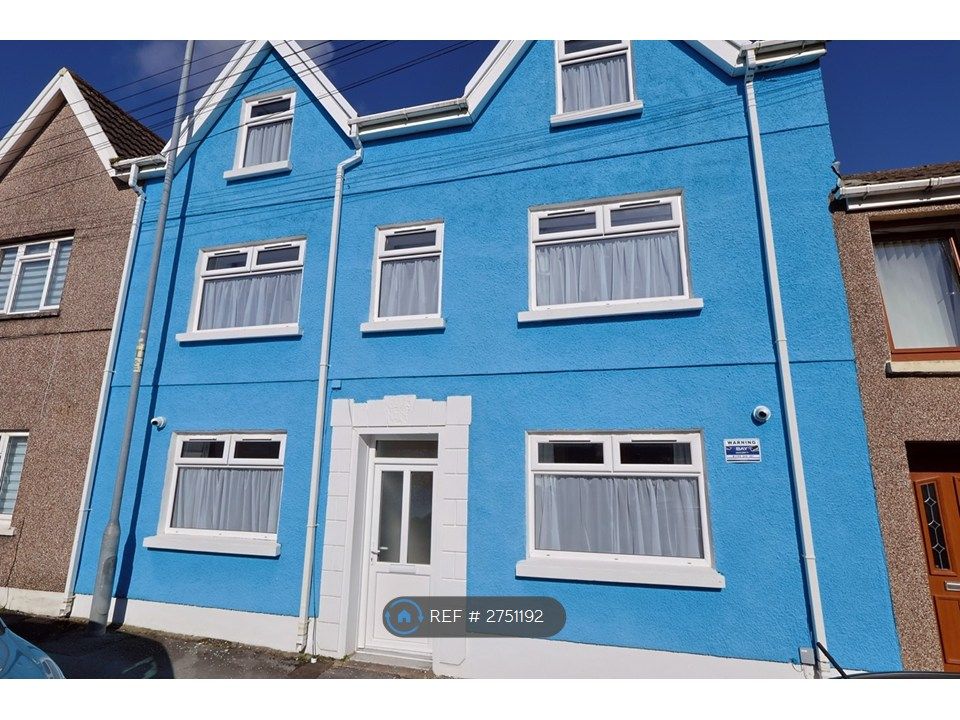 Room to rentNew St, Burry Port SA16