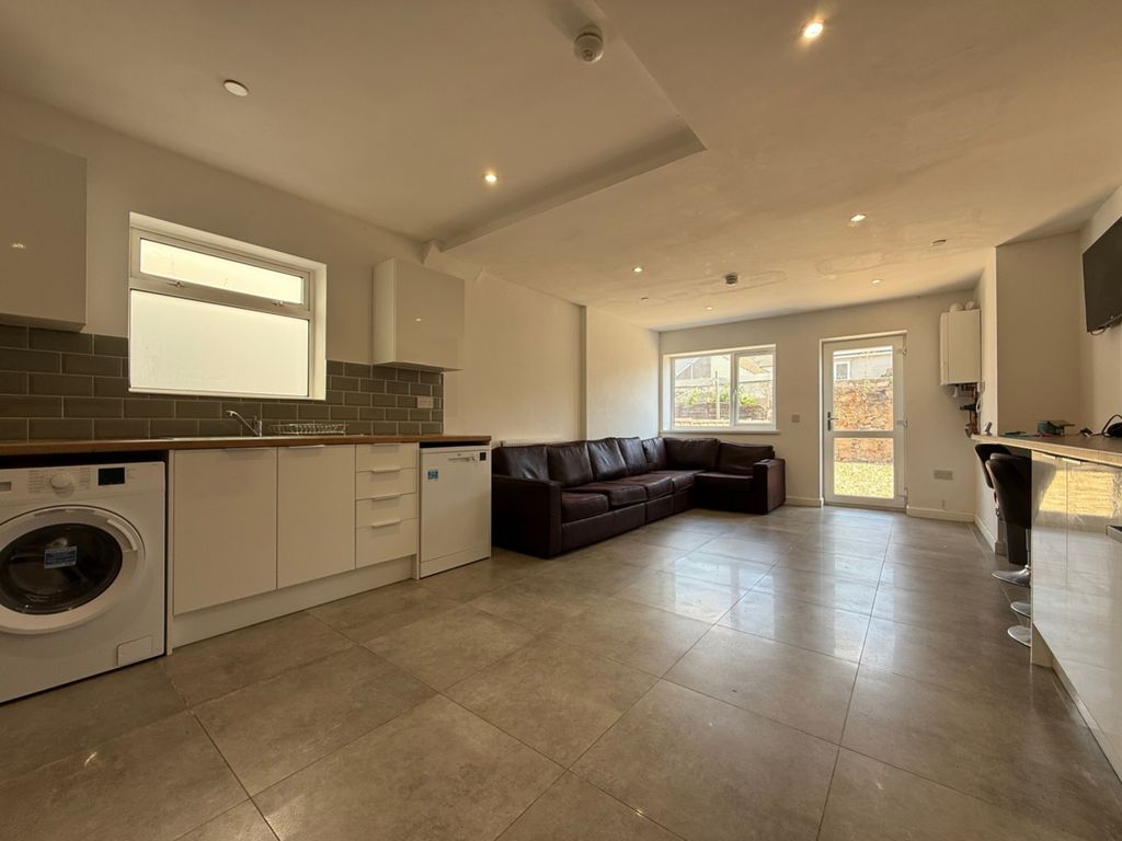 Additional image 2 of 7 bed terraced house to rentBedford Street, Roath CF24