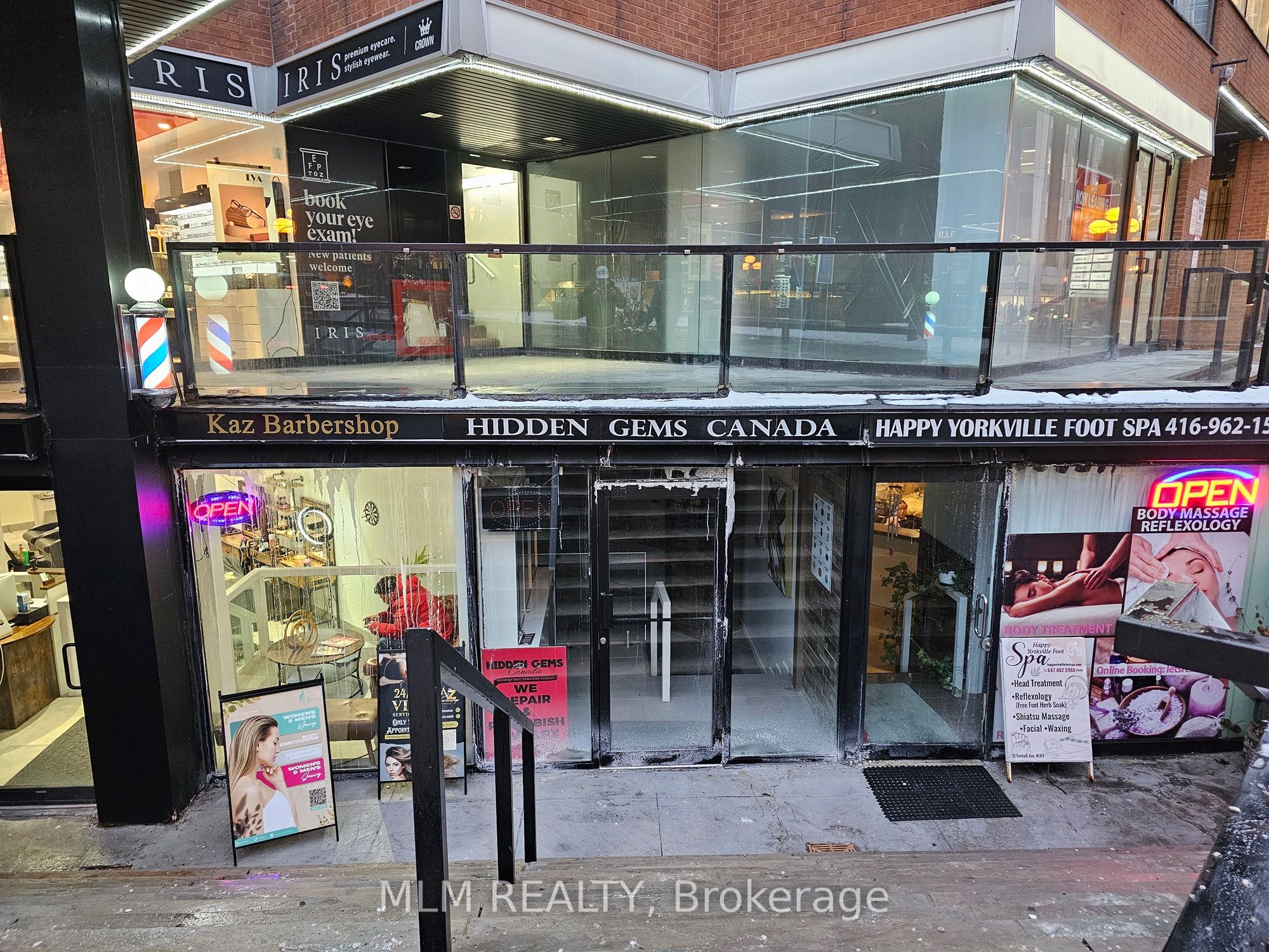 Lower-70 Yorkville Avenue, Toronto, ON, M5R 1B9