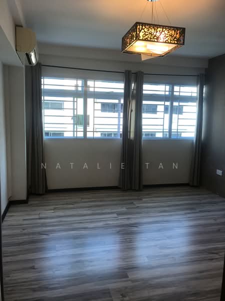 272 Pasir Ris Street 21 photo 3