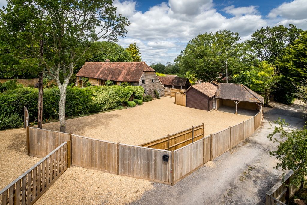 4 bed terraced house to rentBillingshurst, West Sussex RH14