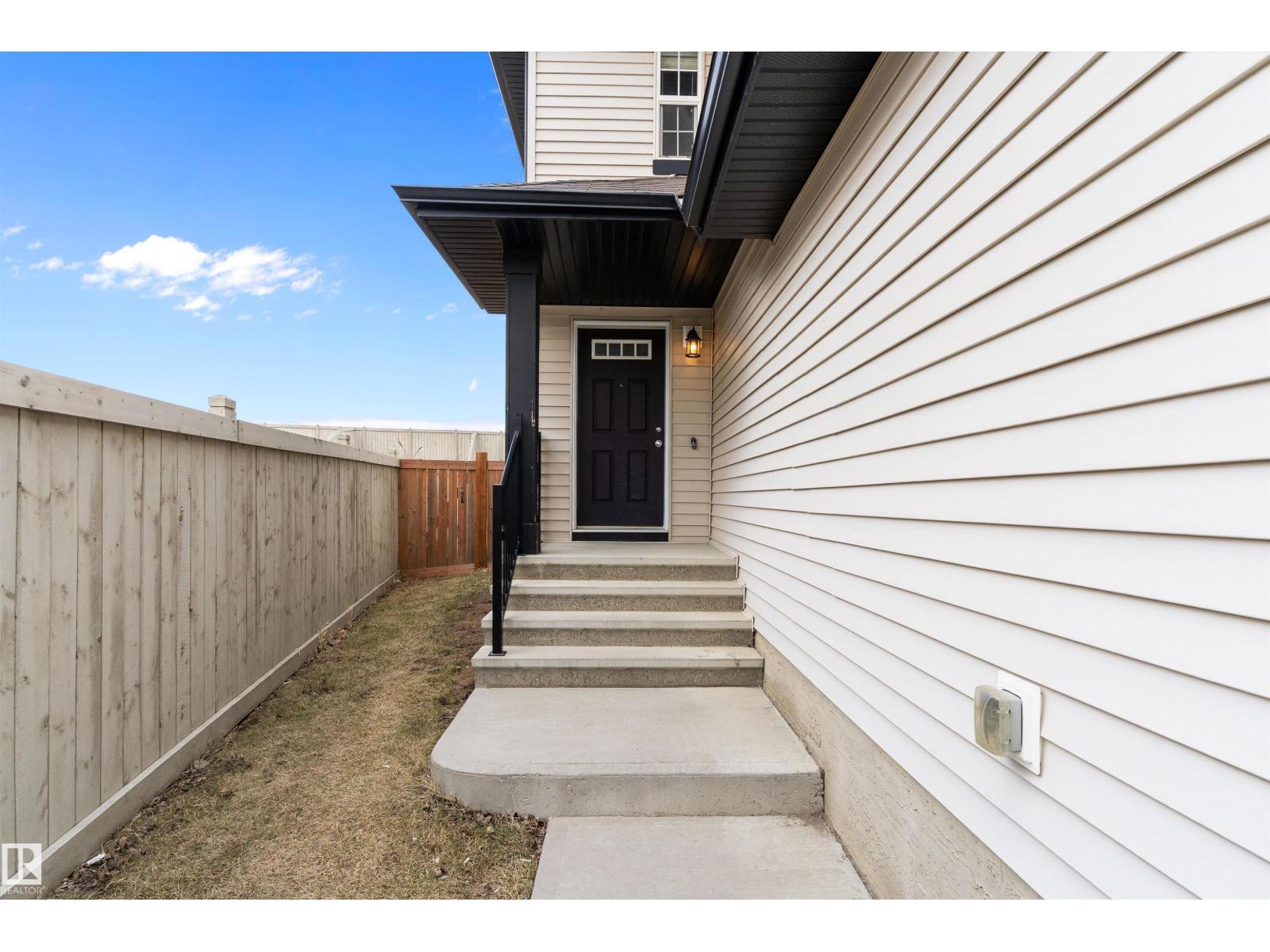 Additional image 4 of 3314 9 Street NW, Edmonton, AB, T6T1A4