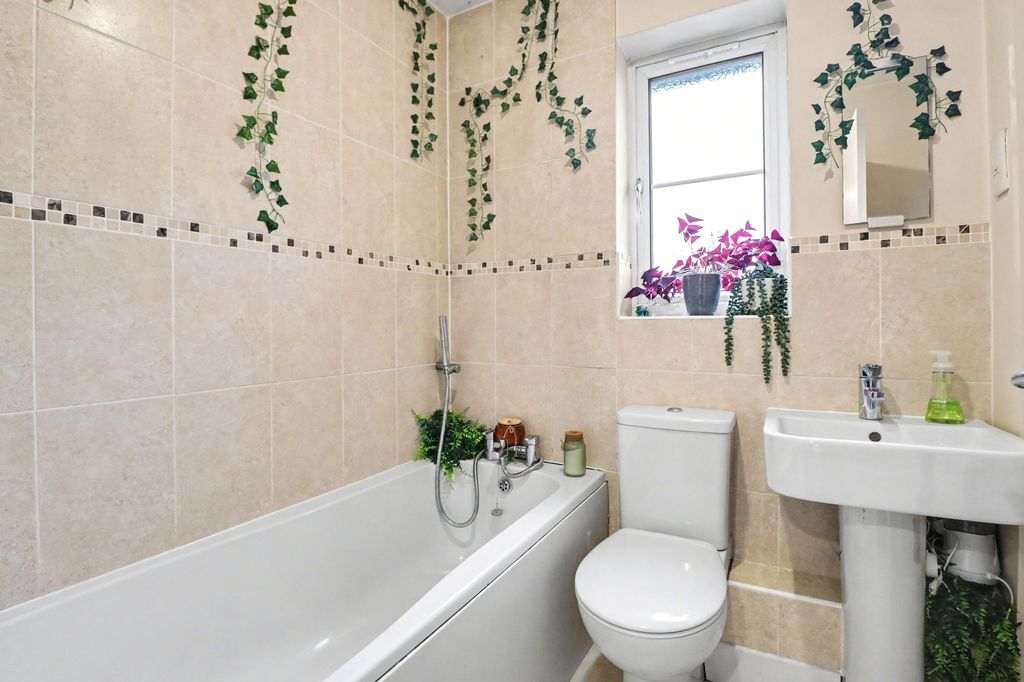 Additional image 9 of 3 bed semi-detached house for saleLower St. Helens Road, Hedge End SO30