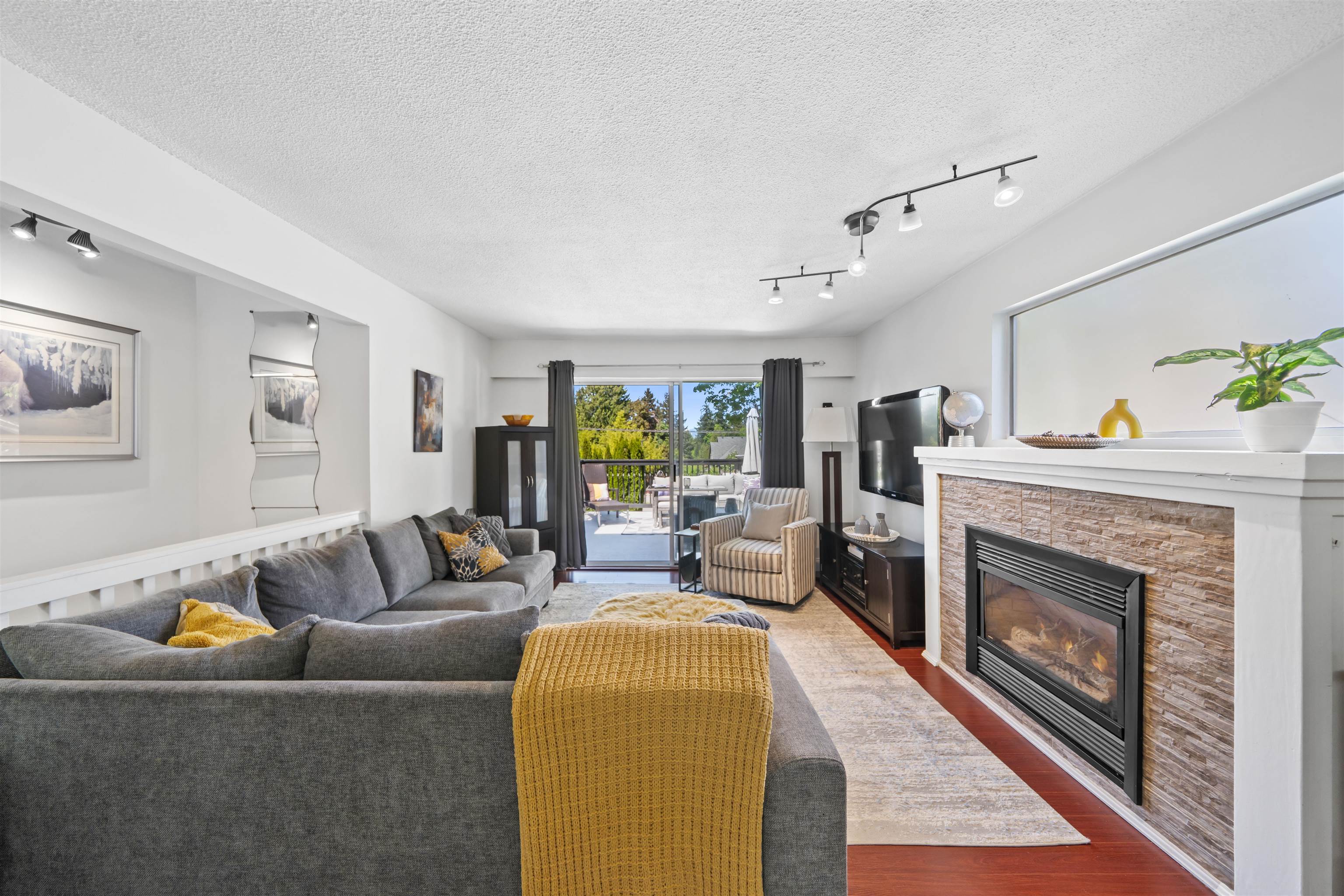 Additional image 2 of 11730 97 Avenue, Surrey, BC, V3V 2B8