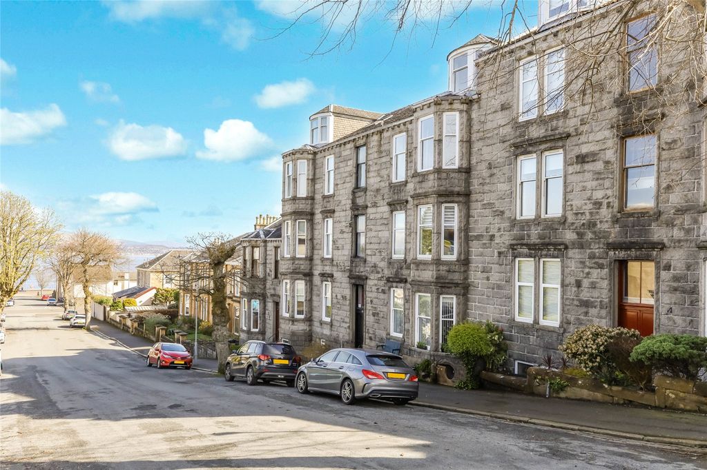 4 bed flat for saleBentinck Street, Greenock, Inverclyde PA16