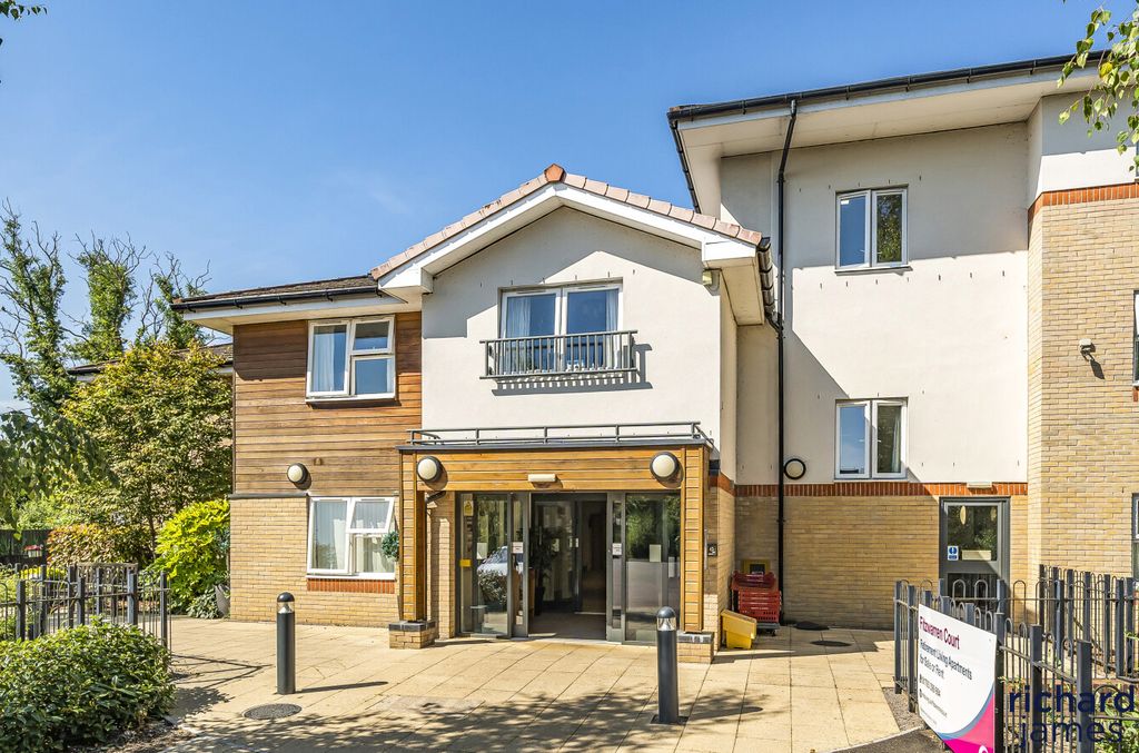 1 bed flat for saleFitzwarren Court, Kingsdown Road, Swindon SN3