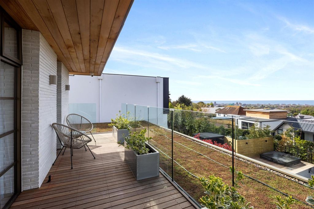 Additional image 25 of 4 bed property to rentDyke Road Avenue, Hove BN3