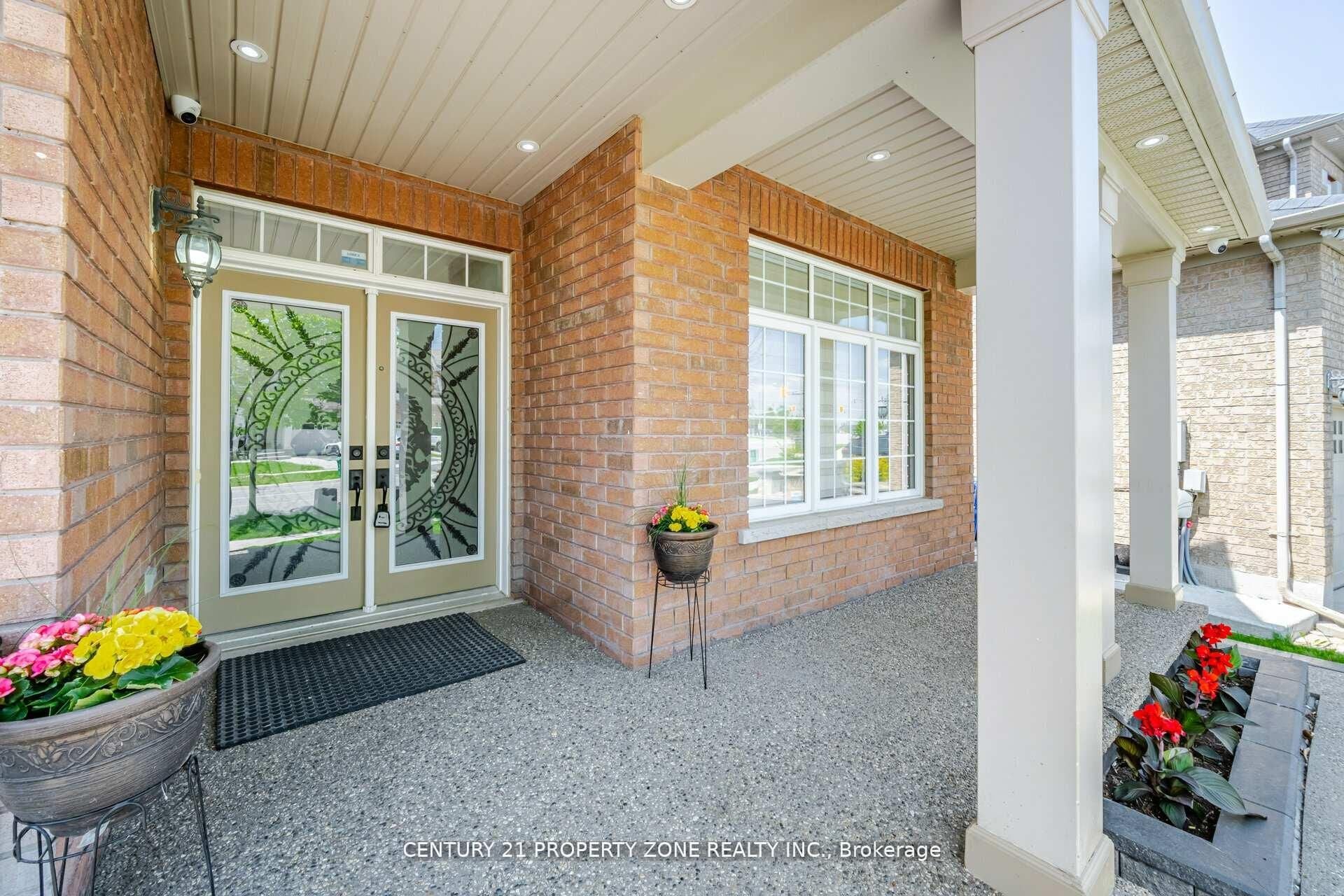 8 Teal Crest Circle, Brampton, ON, L6X 2Z6 photo 4