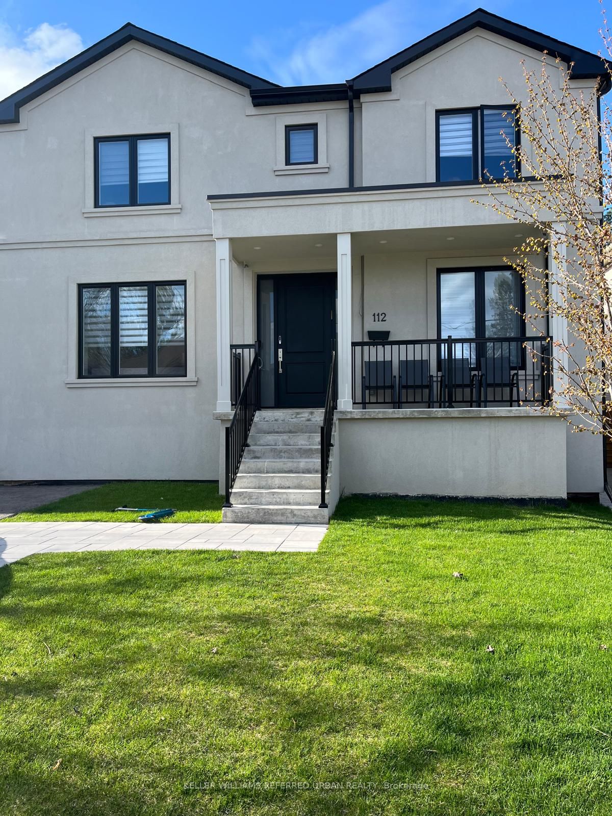 2-112 Fairholme Avenue, Toronto, ON, M6B 2W9