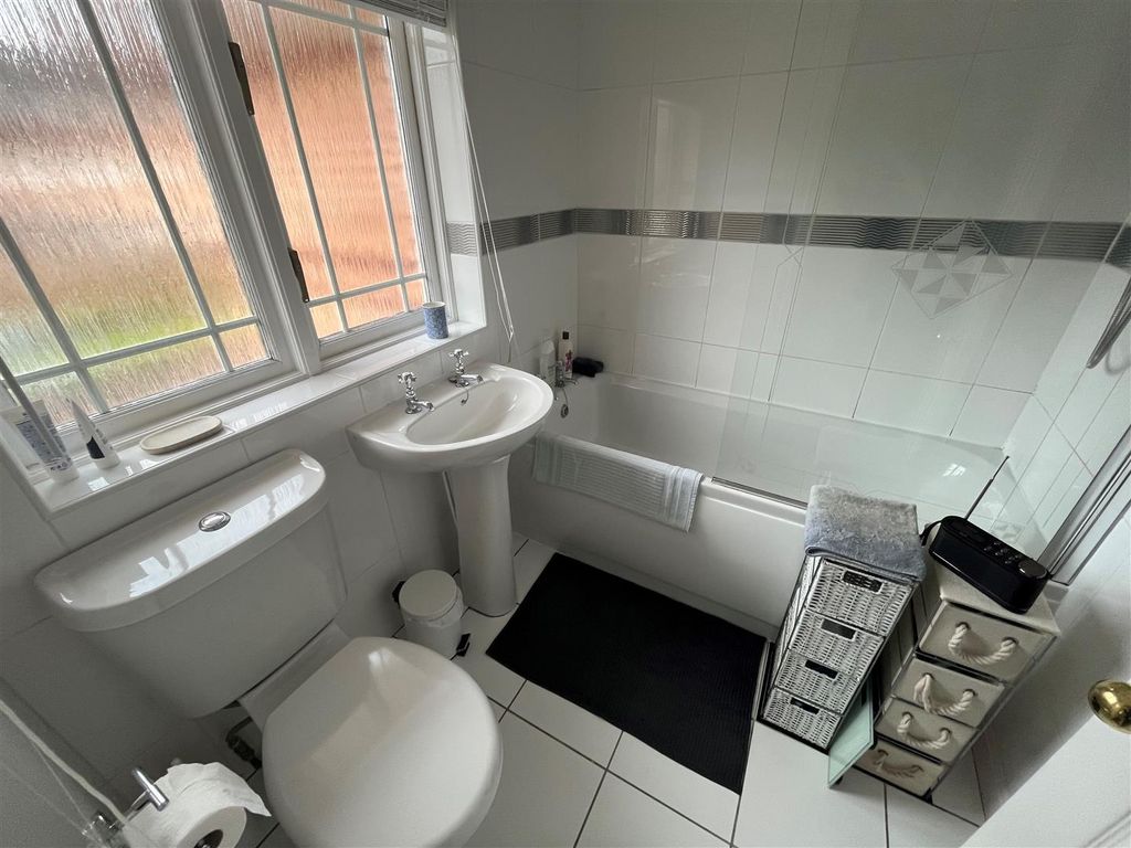 Additional image 6 of 2 bed terraced house to rentShelbourne Mews, Macclesfield SK10