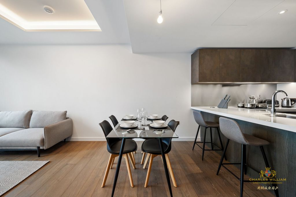 1 bed flat to rentApartment B, 8 Carnation Way, London SW8 photo 3