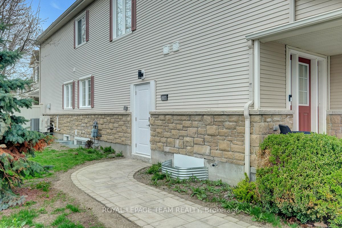 B-558 Ashbourne Crescent, Ottawa, ON, K2J 0P6