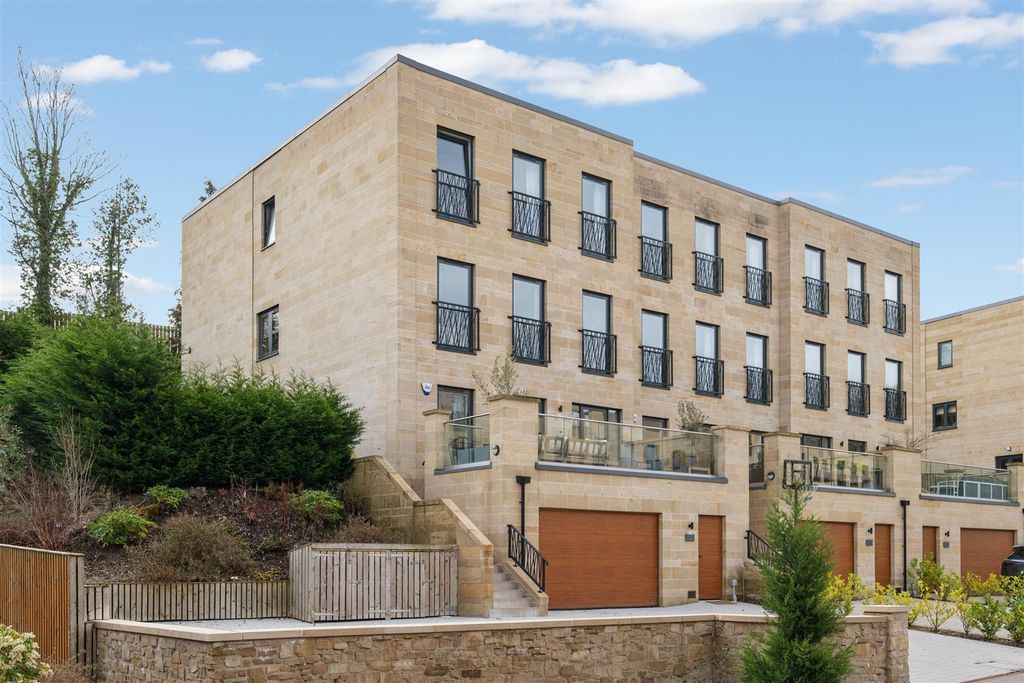 4 bed town house for saleThe Glades, Bothwell, Glasgow G71