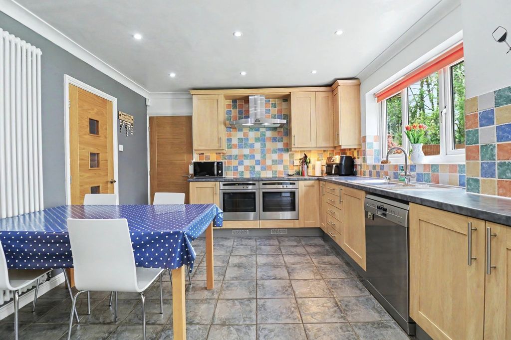 Additional image 6 of 6 bed detached house for saleBritannia Gardens, Hedge End SO30